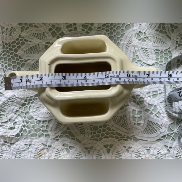 Vintage: Small White Teapot with 2 Bag Holders - Picture 8 of 9